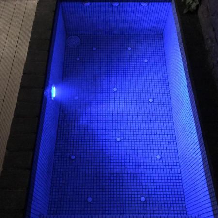 Pequeno Alojamiento Con Mini Piscina - No Climatizada 瓦伦西亚 外观 照片